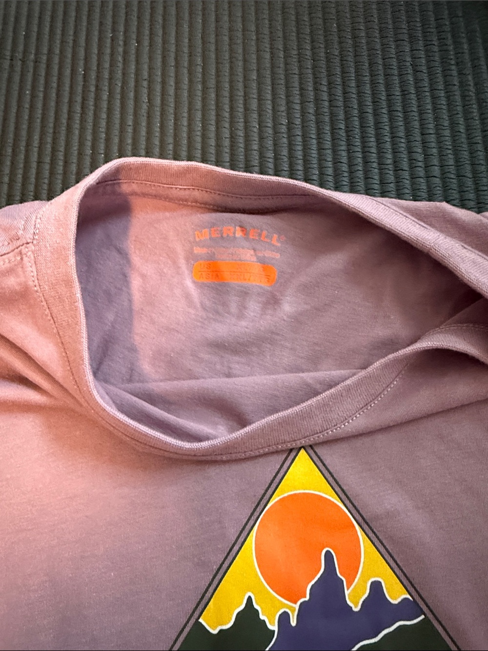 Merrell Women's Pink 'Hike On' Graphic Short Sleeve Tee - Picture 3 of 4